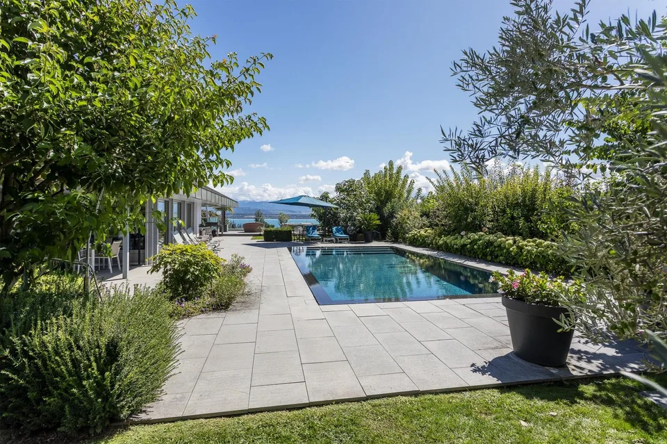 Superbe propriété avec vue lac exceptionnelle !
