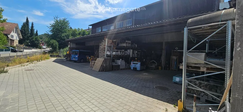 90 m² Werkstatt/Lager mit 415 m² Vorplatz in Steckborn