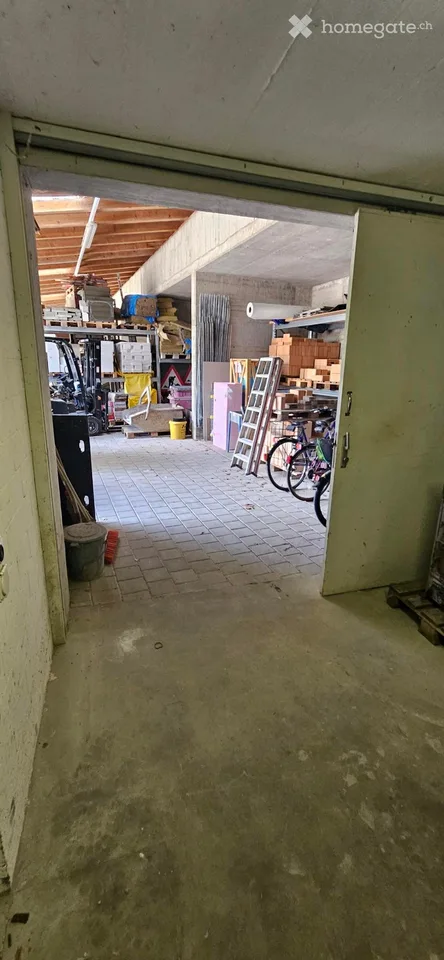 90 m² Werkstatt/Lager mit 415 m² Vorplatz in Steckborn