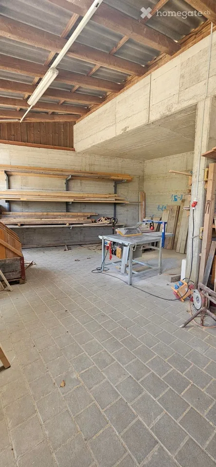 90 m² Werkstatt/Lager mit 415 m² Vorplatz in Steckborn