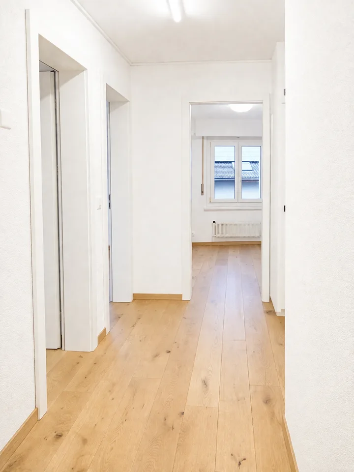 Frisch renovierte 4.5-Zimmer-Terrassenwohnung mit drei Balkonen in Susten