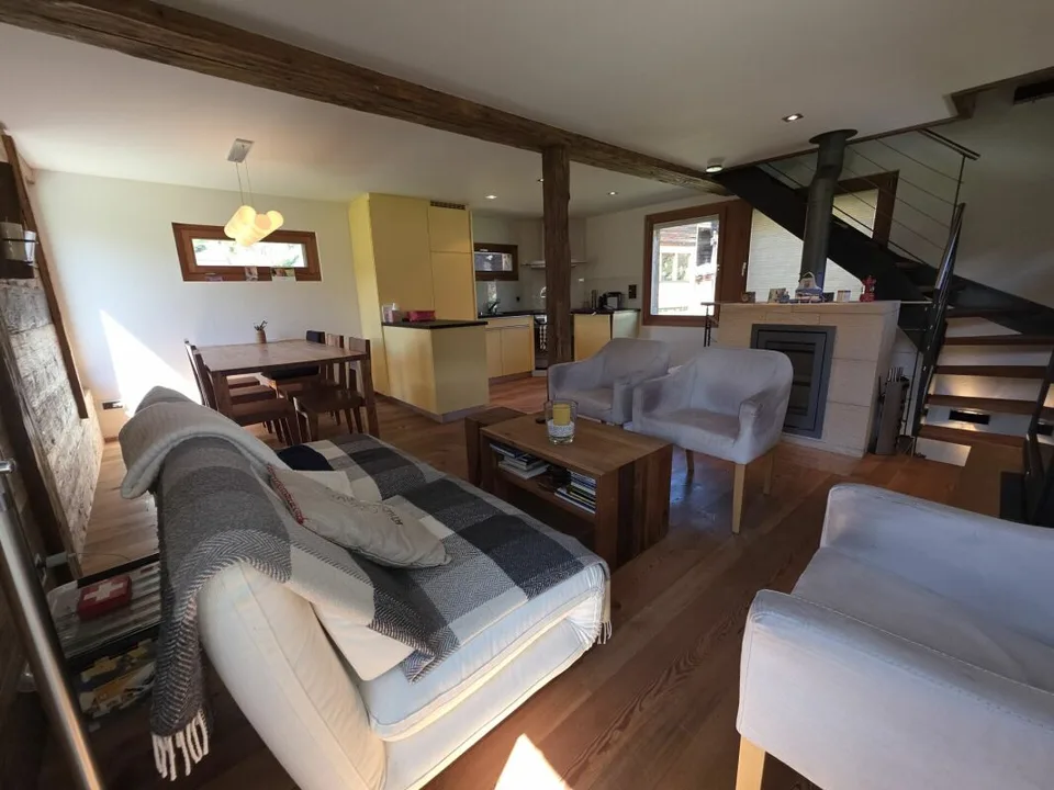 4 Camere - Fienile in una posizione eccellente con dintorni