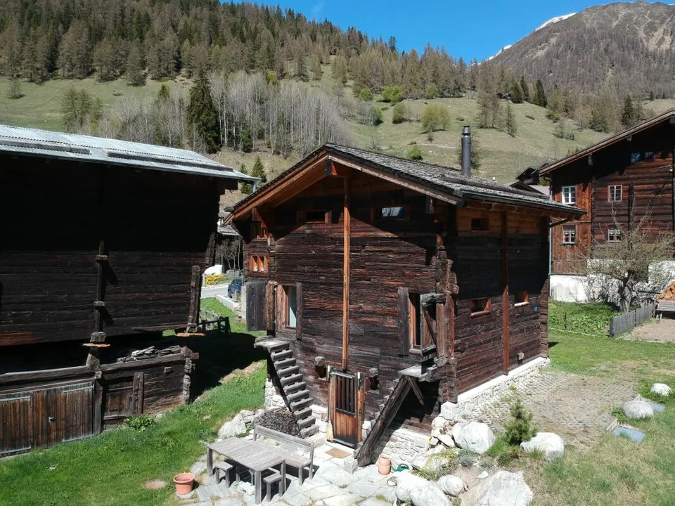 4 Zimmer - Stall an toller Lage mit Umschwung