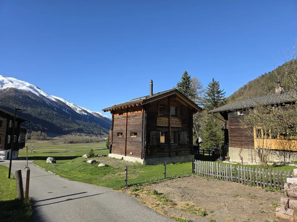 4 Camere - Fienile in una posizione eccellente con dintorni