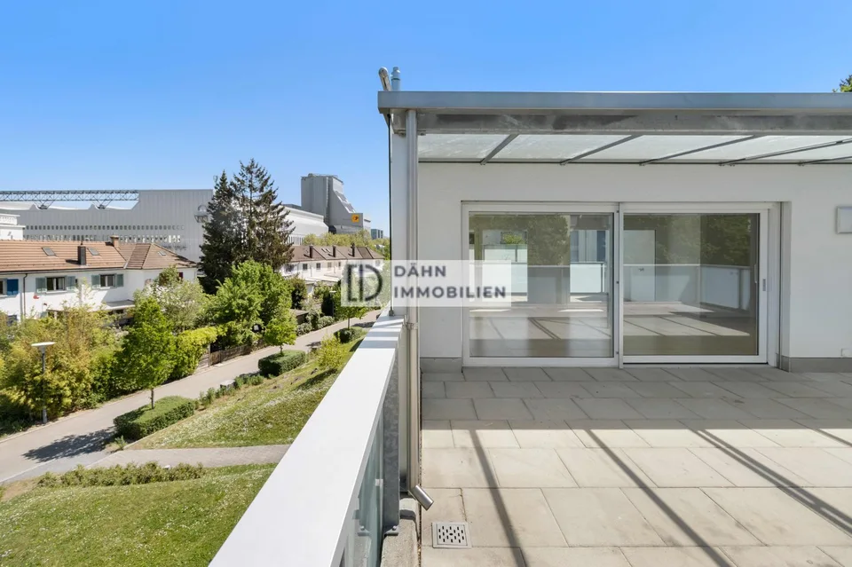 Lichtdurchflutete 5.5-Zi.-Attika mit 130 m² Terrasse in Schlieren