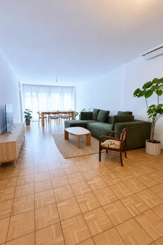 Wohnung mit 6 Zimmern im 2. Stock