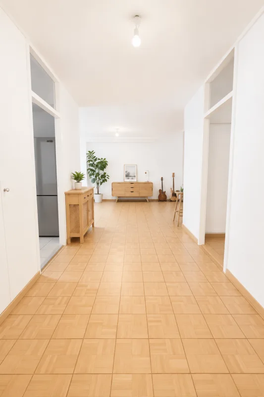 Wohnung mit 6 Zimmern im 2. Stock