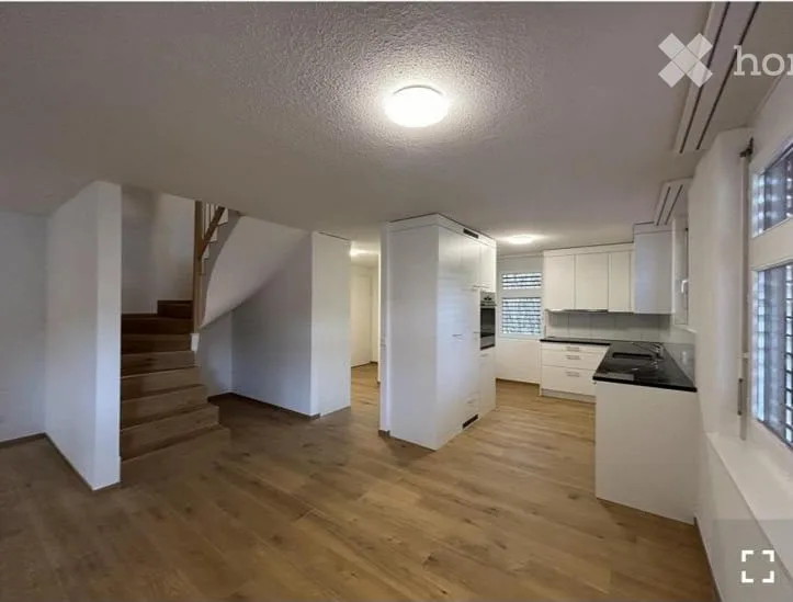 Appartement-maisonnette lumineux 4.5 pièces avec balcon à Gutenswil – disponible à partir d'octobre 2026