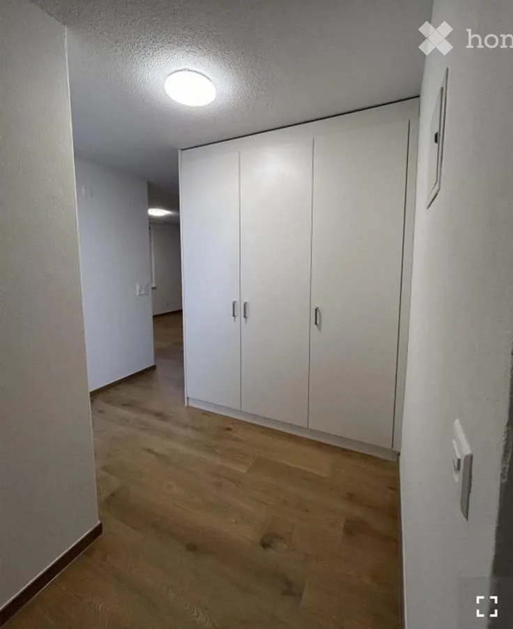 Appartement-maisonnette lumineux 4.5 pièces avec balcon à Gutenswil – disponible à partir d'octobre 2026