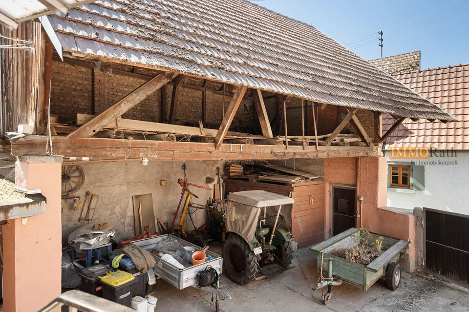 IMMORath.de  Historisches Schulhaus in absolut ruhiger Lage am Bach