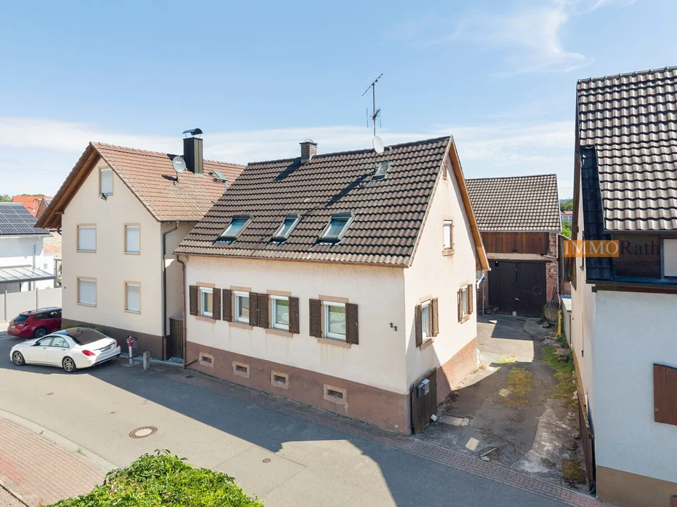 IMMORath.de - Charmantes Zweifamilienhaus mit historischem Altbau und