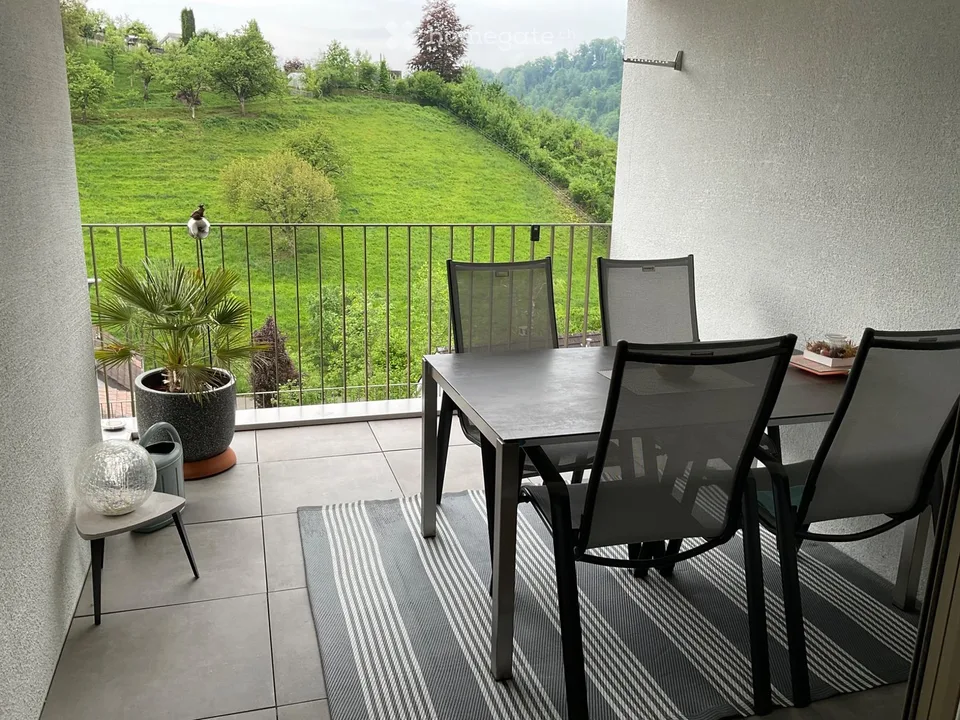 Appartamento esclusivo di 3,5 locali con terrazza giardino e loggia