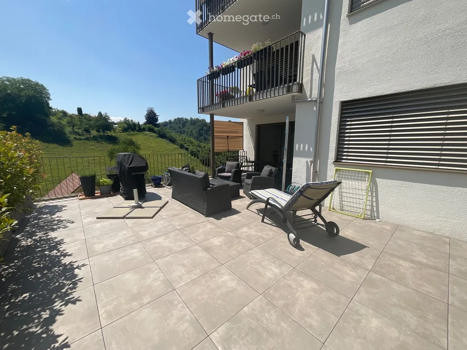 Exklusive 3,5 Zimmer Whg mit Gartenterasse und Loggia