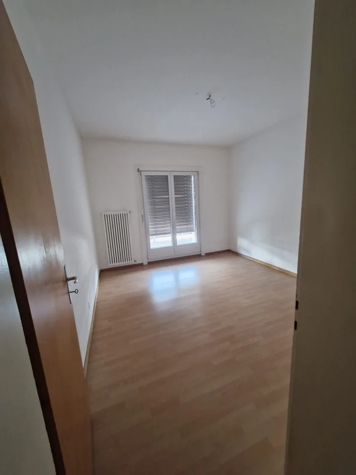 Schönes 3-Zimmer-Apartement modern mit Balkon + separatem Eingang – Foto 6 von 13