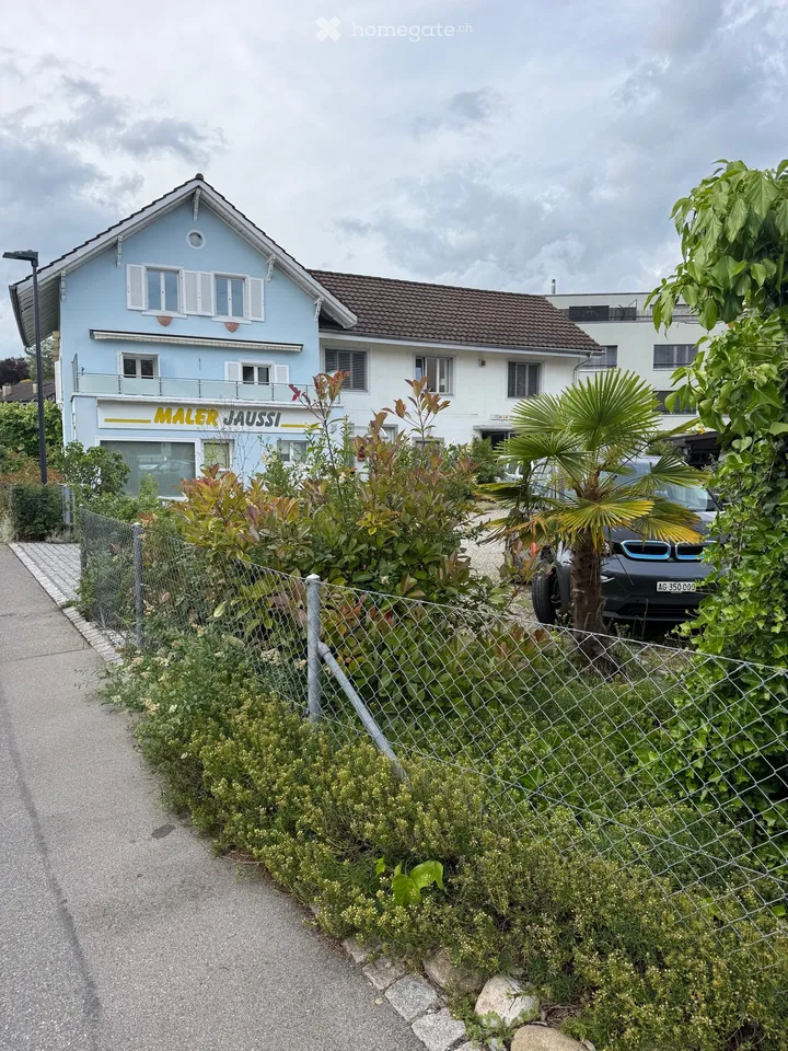 Bella casa unifamiliare in una buona posizione a Uster