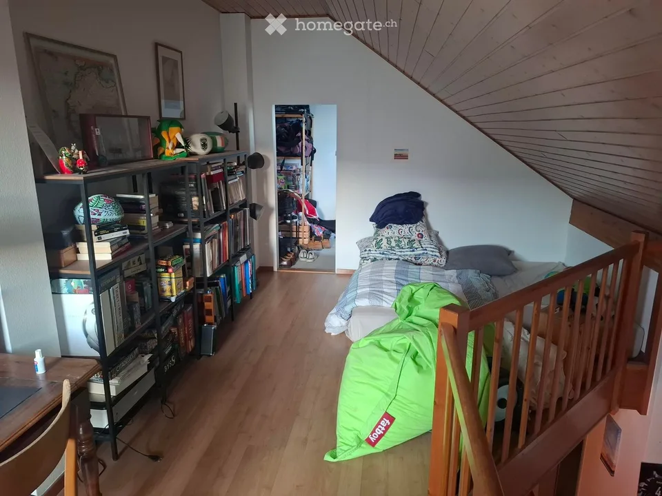 Charmant appartement en attique de 2 pièces à Perroy
