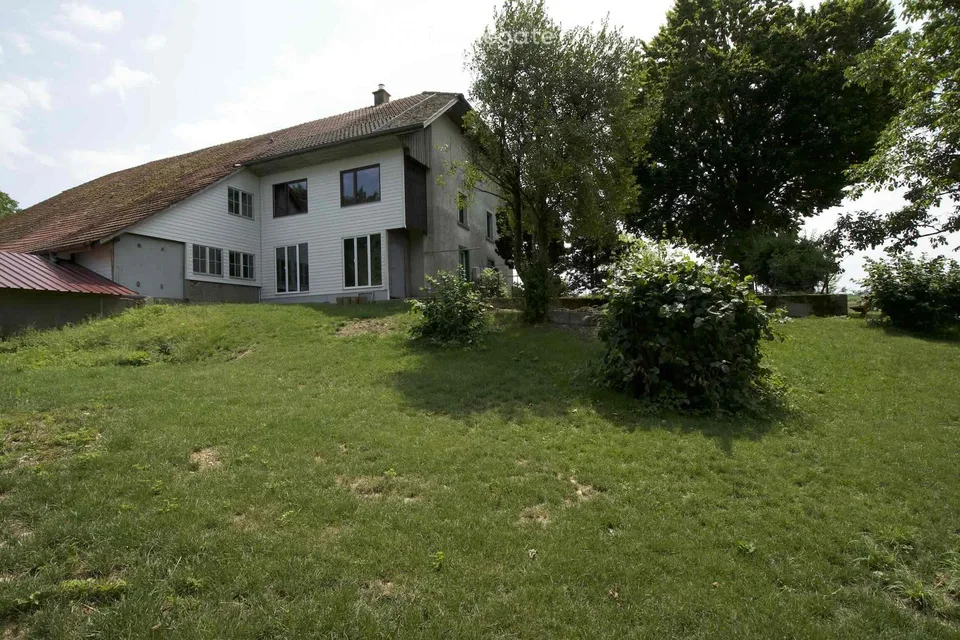 Maison de paysan charmante de 5,5 pièces à Brittnau – Vie idyllique à la campagne