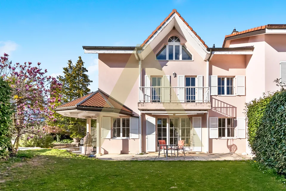 Une villa aux volumes exceptionnels, à deux pas de la plage