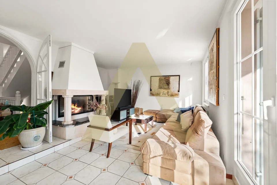 Une villa aux volumes exceptionnels, à deux pas de la plage