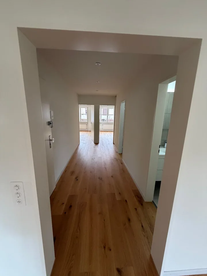 🏡 RESERVIERT 🏡 Helle 3-Zimmer-Wohnung mit Balkon und Pool in Zürich-Oerlikon – Foto 6 von 13