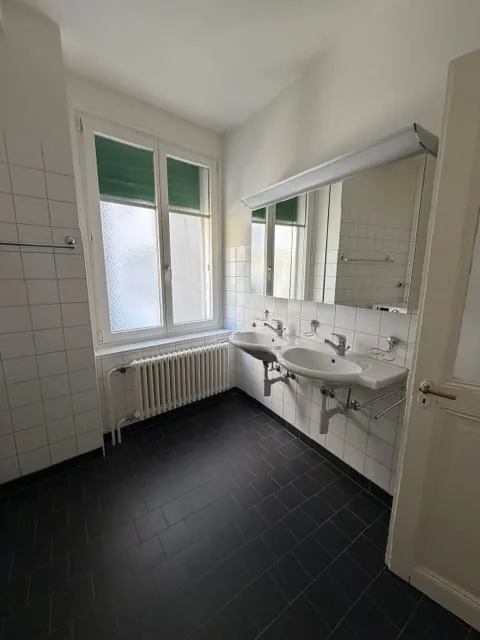 4.5 room apartment with balcony in Biel – photo 14 of 17