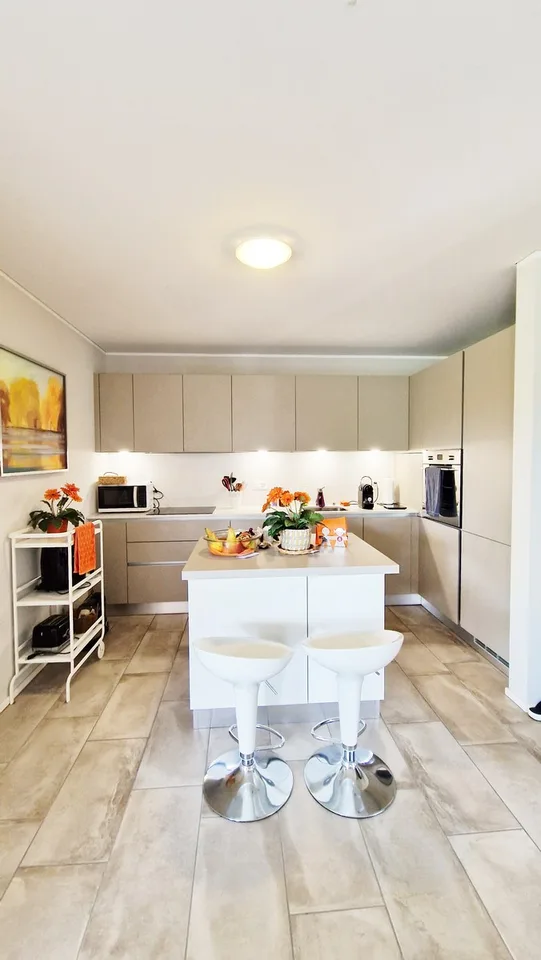 Schönes Apartment 3,5 mit zwei Terrassen, erst kürzlich erbaut