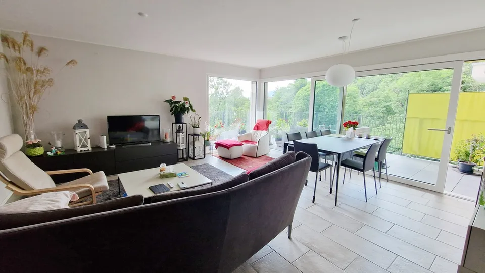 Schönes Apartment 3,5 mit zwei Terrassen, erst kürzlich erbaut
