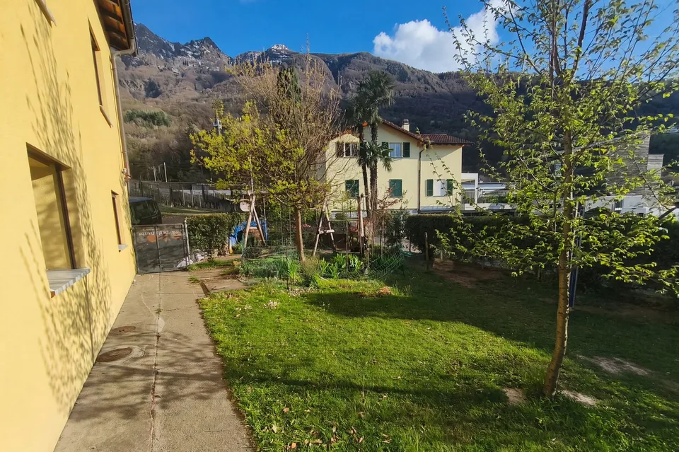 Schöne 5,5-Zimmer-Villa mit großem Garten und Grotte mit Kamin