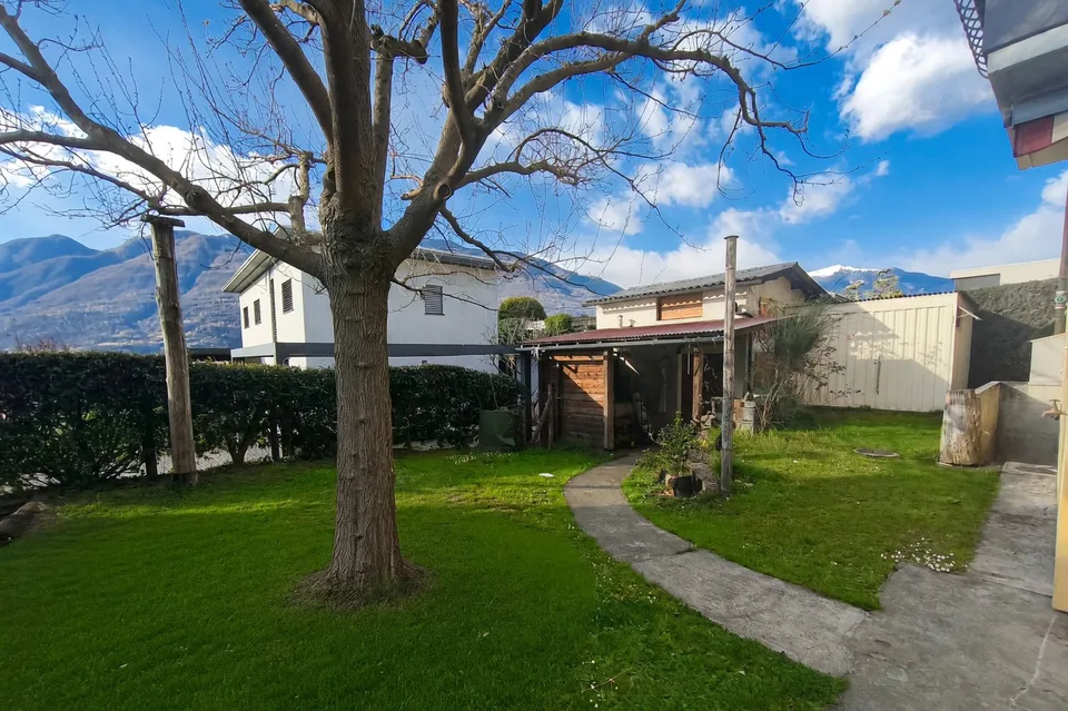 Schöne 5,5-Zimmer-Villa mit großem Garten und Grotte mit Kamin