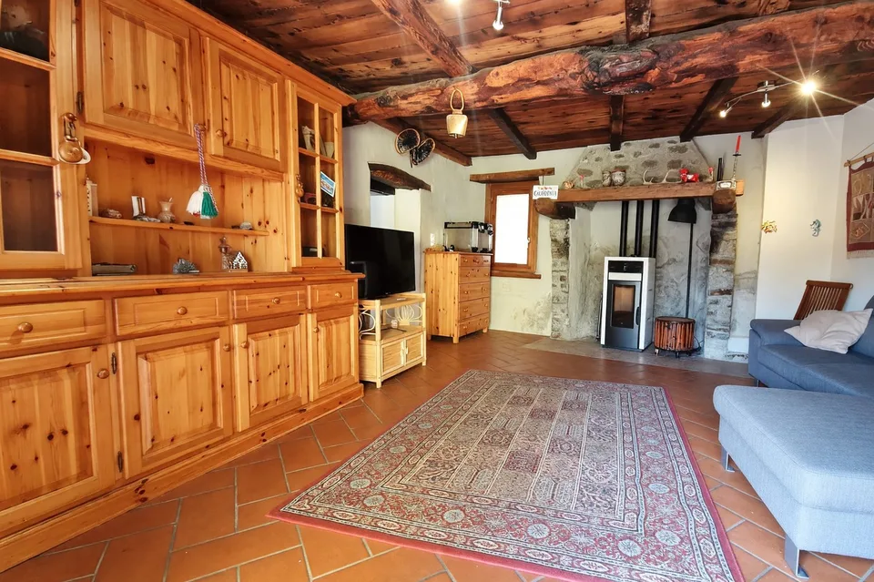 Schönes Einfamilienhaus mit 3,5 Zimmern zu einem interessanten Preis und mit interessanten Nebenkosten.