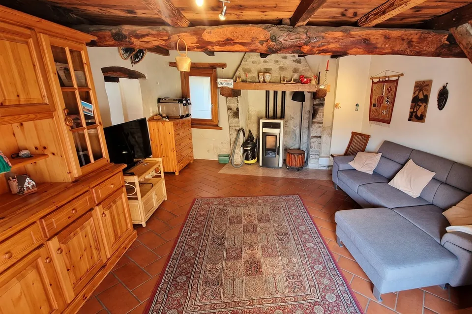 Schönes Einfamilienhaus mit 3,5 Zimmern zu einem interessanten Preis und mit interessanten Nebenkosten.