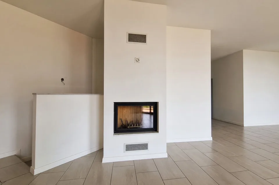 Haus mit 5,5 Zimmern, Terrasse mit Seeblick und Garten in Lopagno