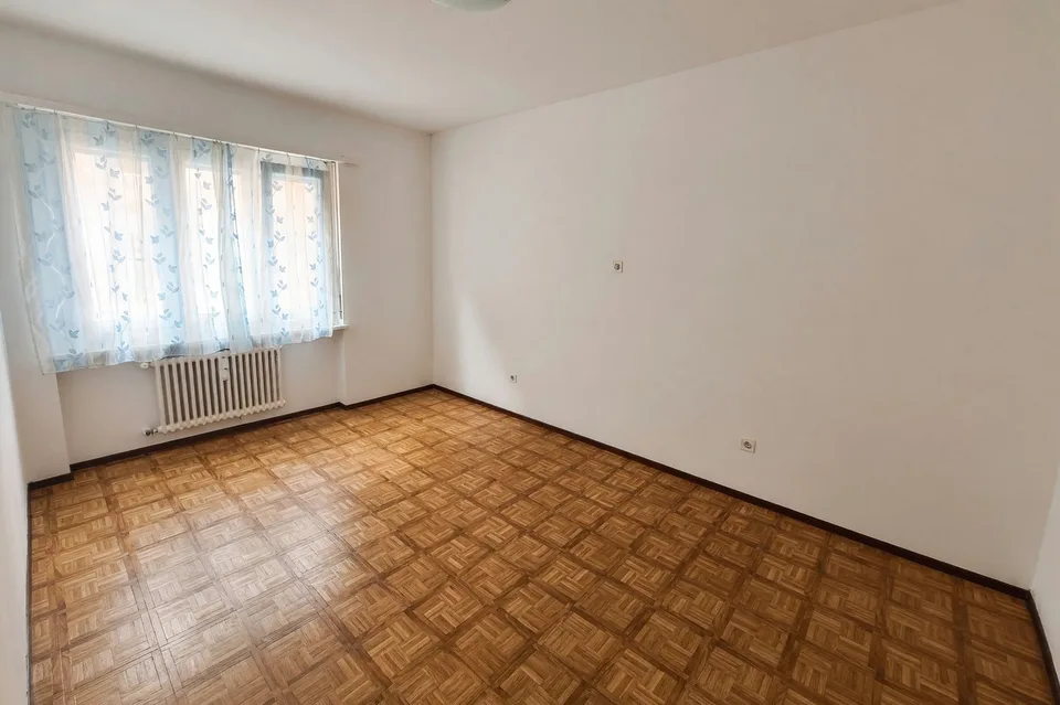 Geräumige 4,5-Zimmer-Wohnung mit zwei Terrassen, schöner Aussicht und Wohnküche