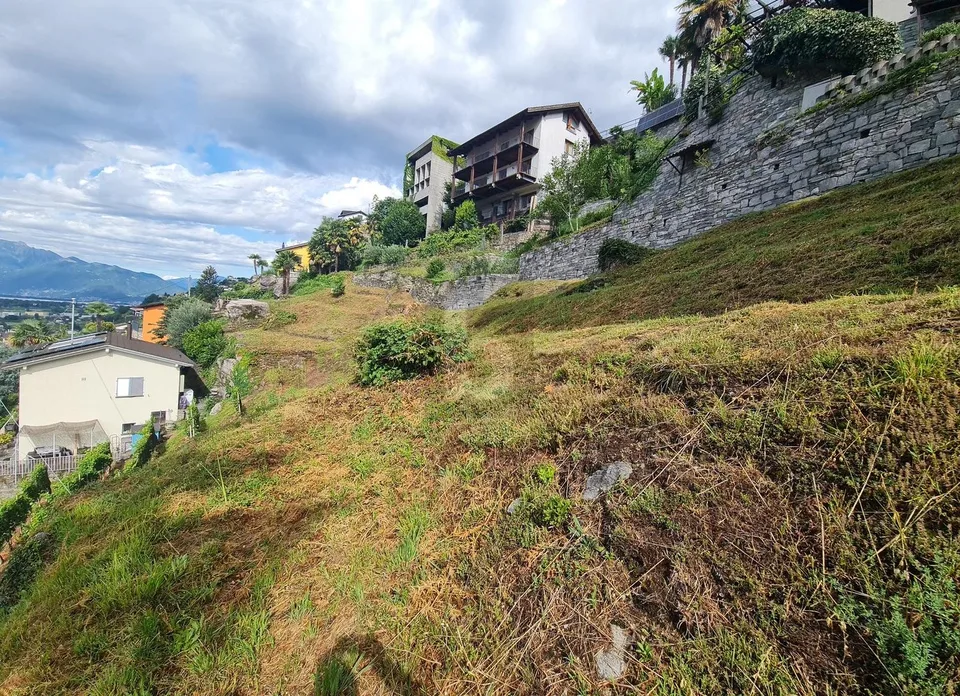 SOLEGGIATO E TRANQUILLO CON VISTA