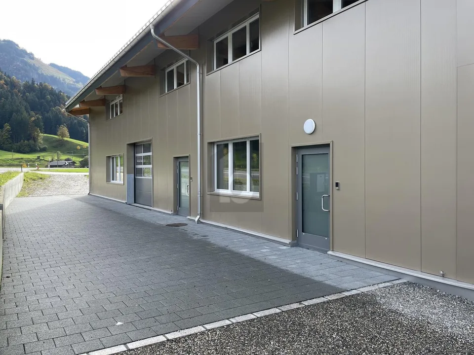 NEUBAU FÜR MASSGESCHNEIDERTE BEDÜRFNISSE