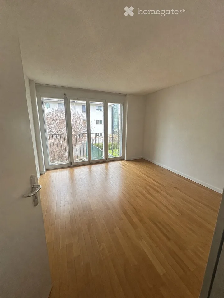 Traumoase: grosse 3.5-Zimmer-Wohnung mit Wintergarten