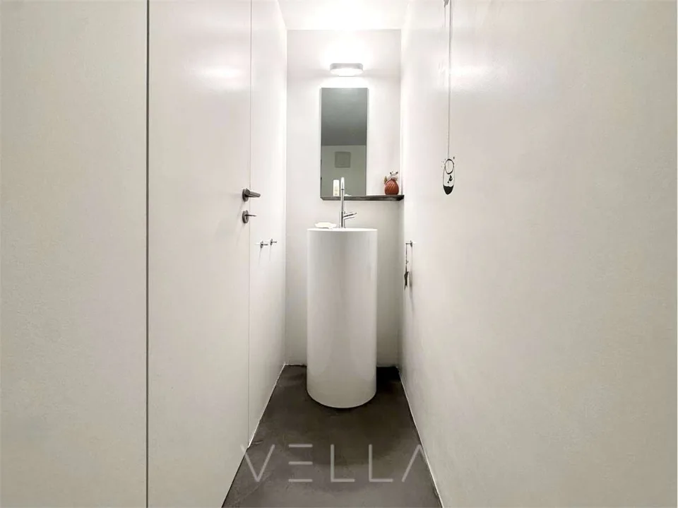 Moderna casa unifamiliare con portico – Foto 8 von 10