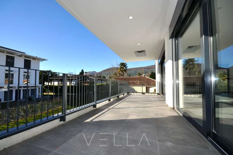 Appartement spacieux de 4,5 pièces avec terrasse à proximité du golf et du lac