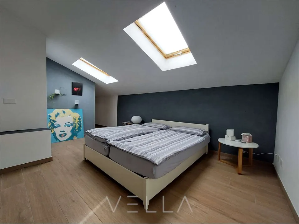 Dachwohnung-Duplex in historischem Haus – Foto 9 von 13