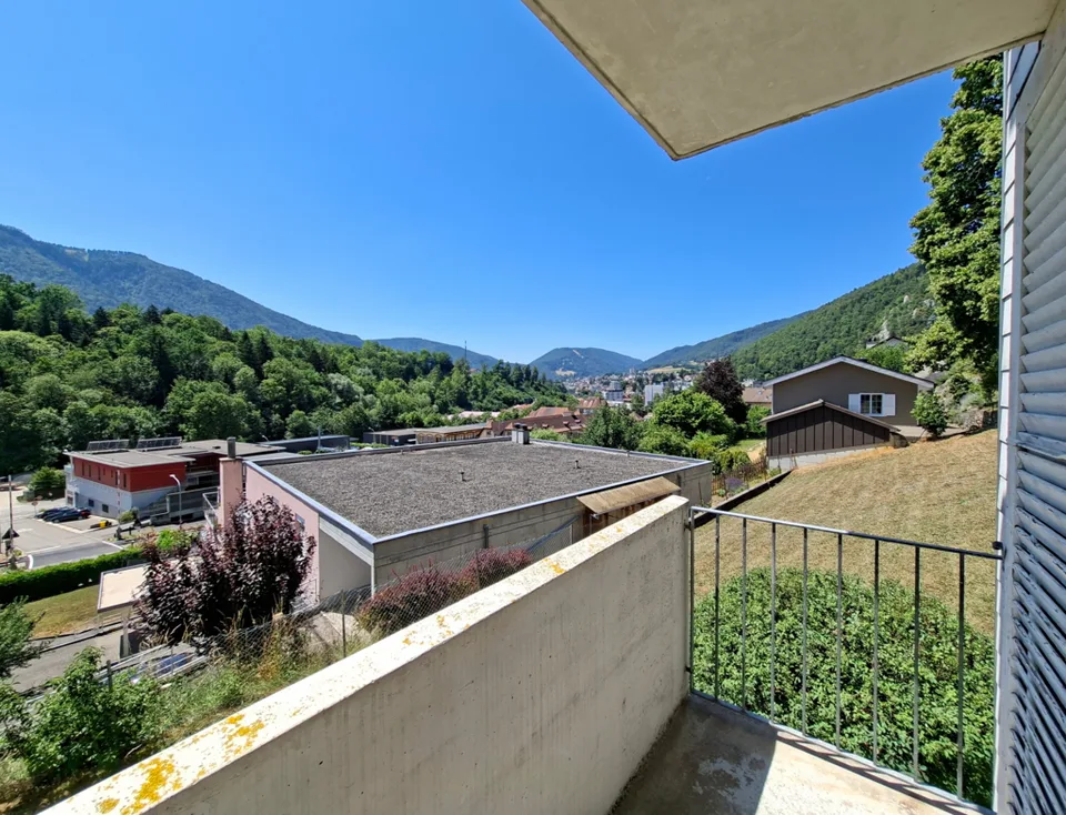 BELLO APPARTAMENTO DI 3 LOCALI 70 M2 CON BALCONE AL 1° PIANO