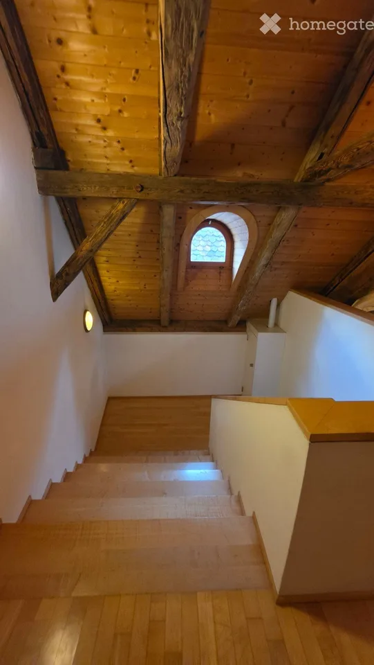 Recherche de locataire pour un appartement d'attique exclusif dans la vieille ville de Coire – disponible à partir du 15.09.2026
