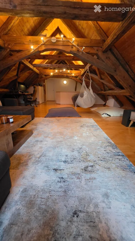 Recherche de locataire pour un appartement d'attique exclusif dans la vieille ville de Coire – disponible à partir du 15.09.2026
