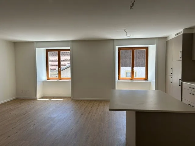 Drei-Zimmer-Wohnung mit viel Licht zur Miete in Pâquier NE