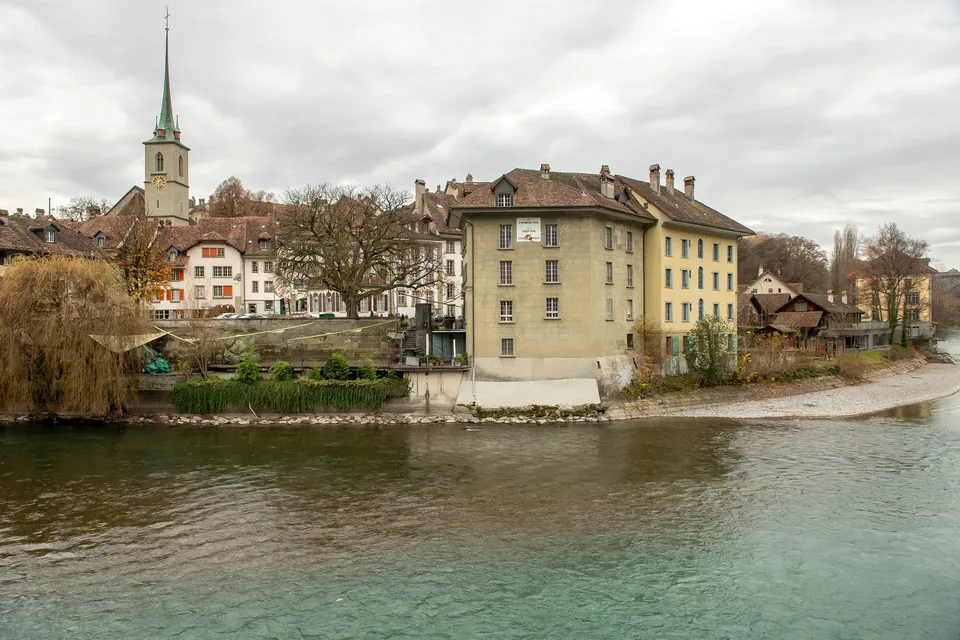 Exklusives Wohnen direkt an der Aare! Zu vermieten 3.5 Duplexwohnung