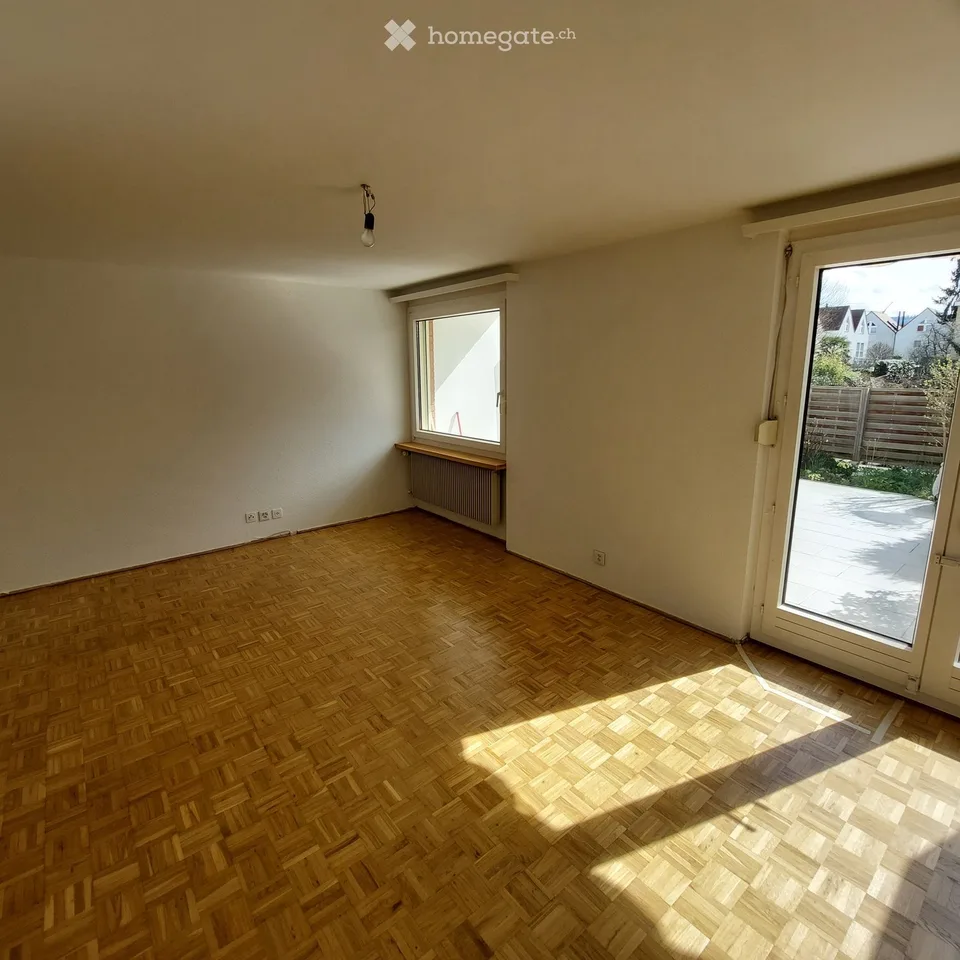 Well-maintained, renovated 4.5 room row house