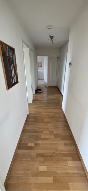 Helle 4.5-Zimmerwohnung im 11. Obergeschoss mit grossem Balkon und schöner Aussicht!