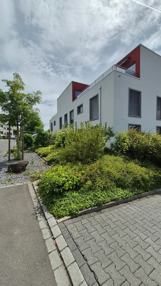 Helle 4.5-Zimmer-Wohnung mit grossen Balkon in Ottenbach