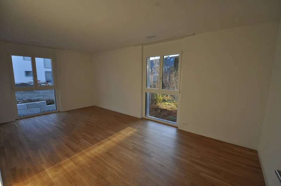Appartamento luminoso 4.5 locali con ampio balcone a Ottenbach