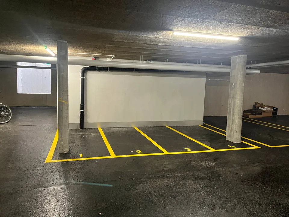 Roller Parkplatz (Nr. 2) zu Vermieten