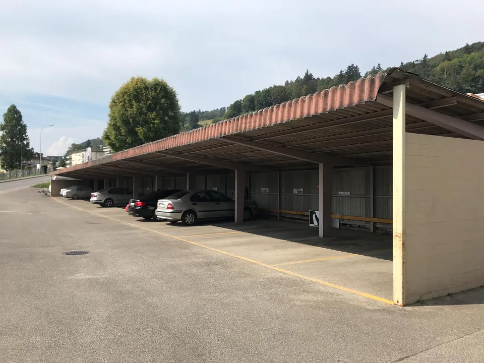 Parkplatz gedeckt zu vermieten